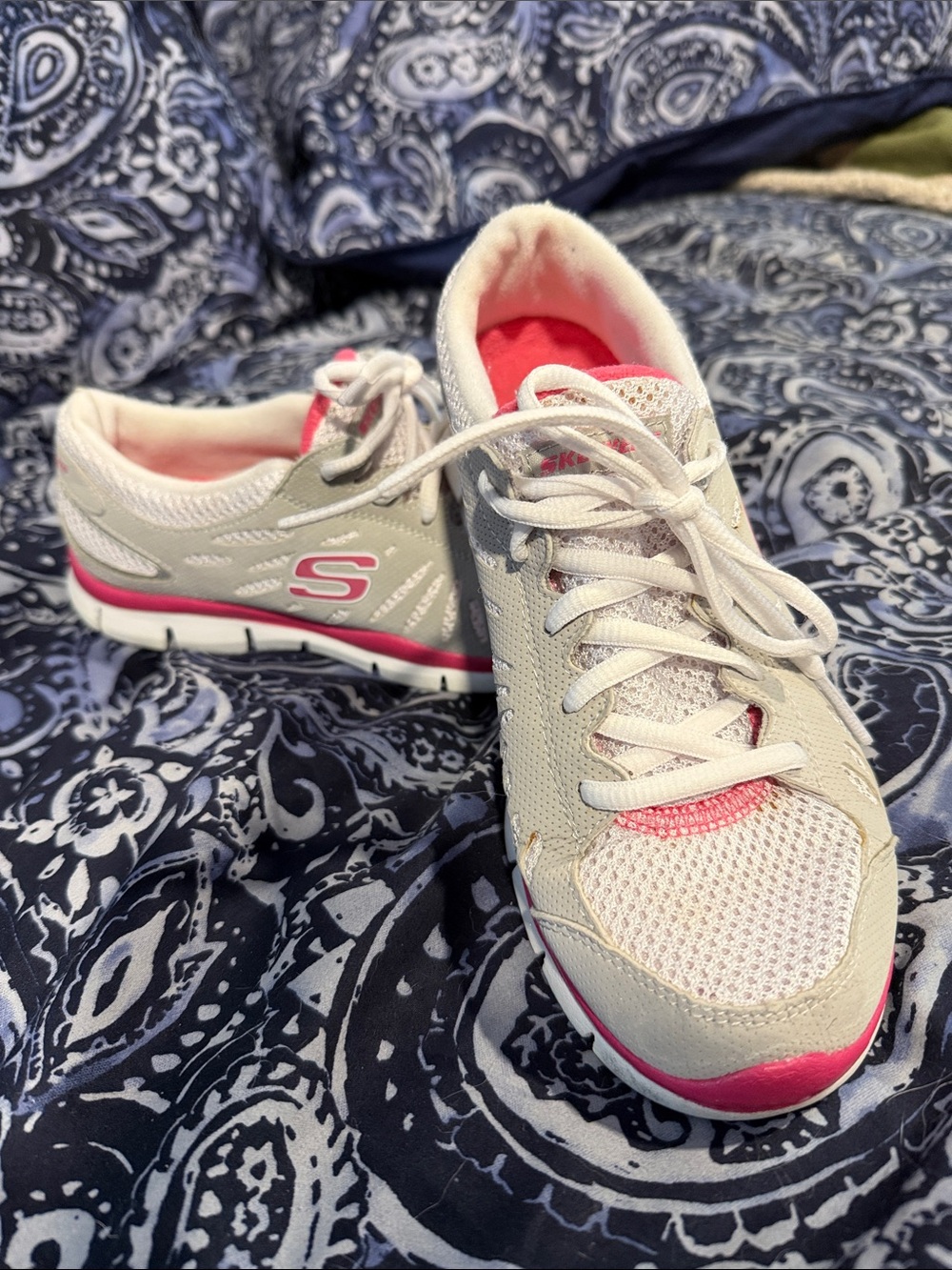 Skechers Women's Light Gray and Pink Athletic Sneakers